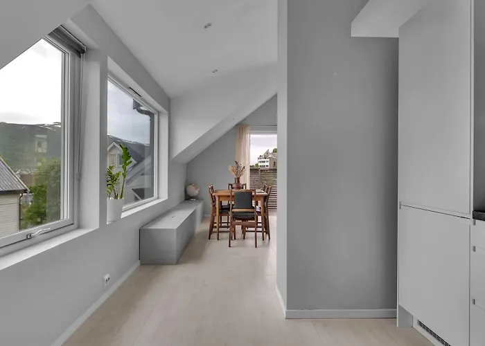 With A View And Parking Τρόμσο