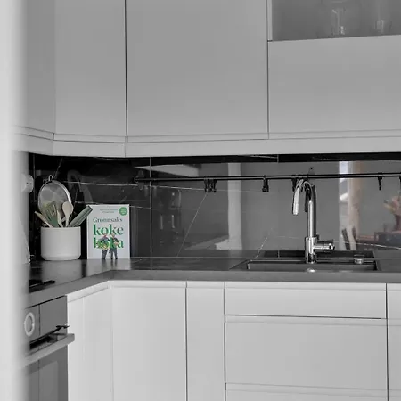 With A View And Parking شقة *