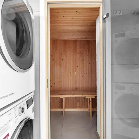 With A View And Parking ترومسو